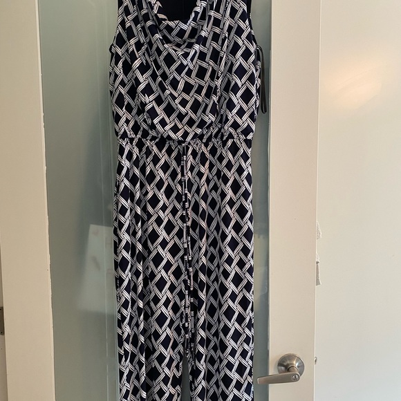 Enfocus studios jumpsuit. Light and flows. - Picture 2 of 2